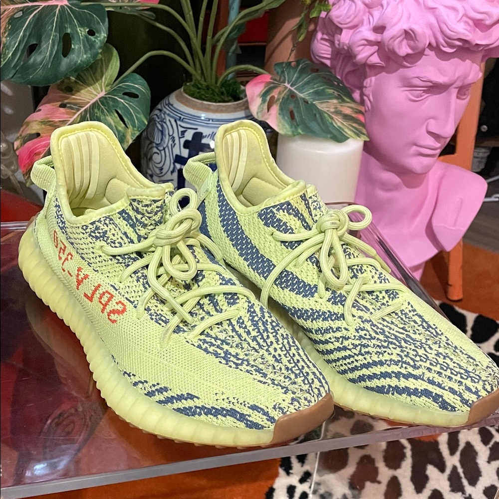 Yeezy Boost 350 V2’ Semi Frozen Yellow 08/2018